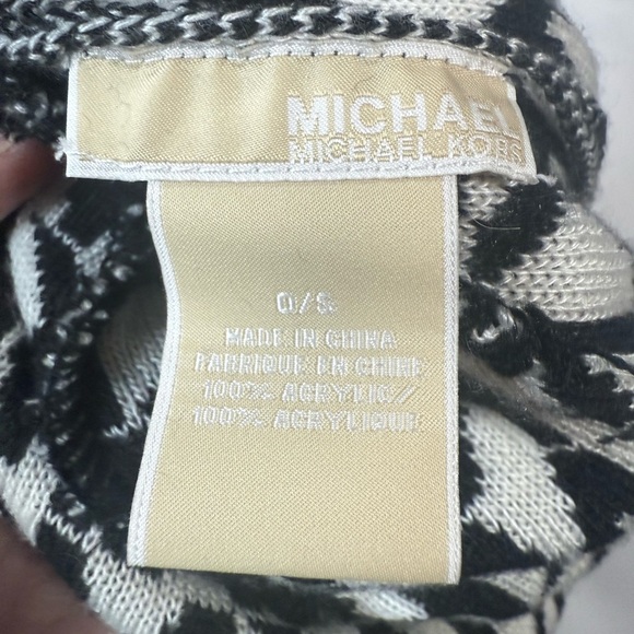 MICHAEL Michael Kors Black and White Knit Beanie - Picture 4 of 4